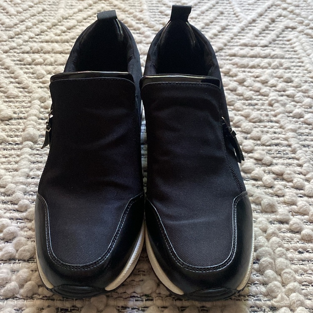 NWOT - Michael Kors size 10 black mesh and patten leather tennis shoe.